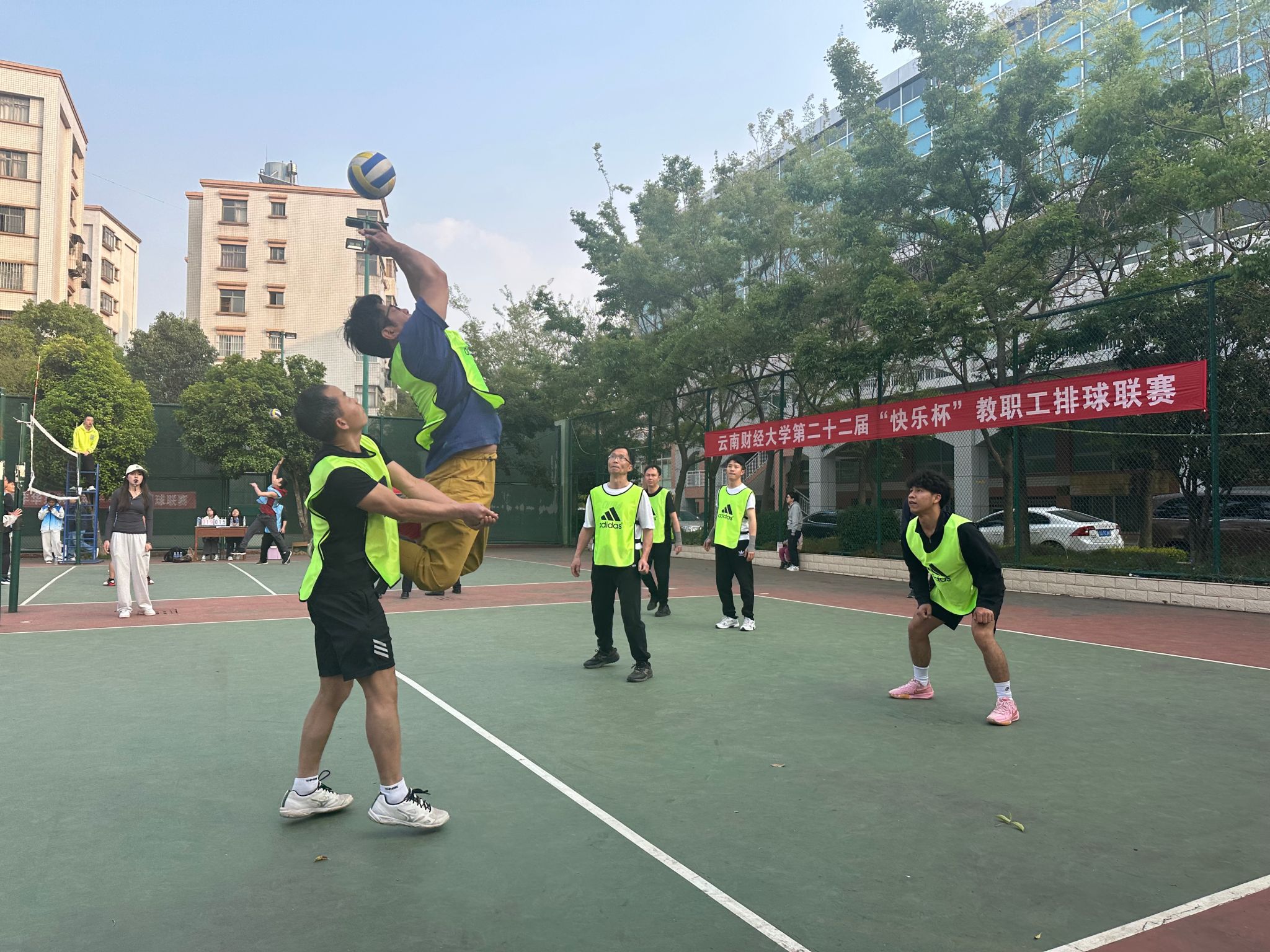 2026世界杯官方合作网站第二十二届“快乐杯”教职工排球联赛精彩组图